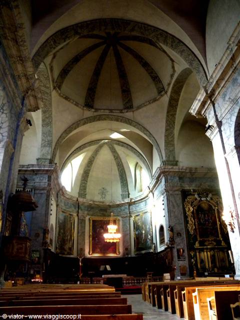 Briançon interni della chiesa
