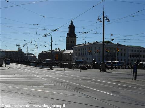 LA CITTA' E I COLLEGAMENTI TRAM