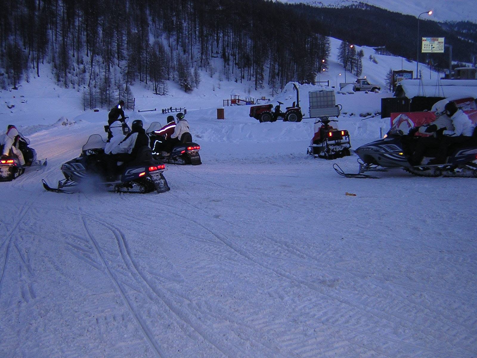 motoslitta su lago