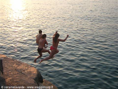 UN TUFFO NEL BLU