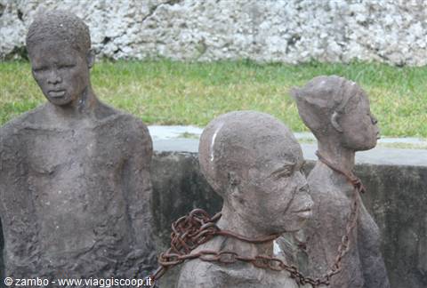 Il monumento in memoria della schiavitù.....senza parole