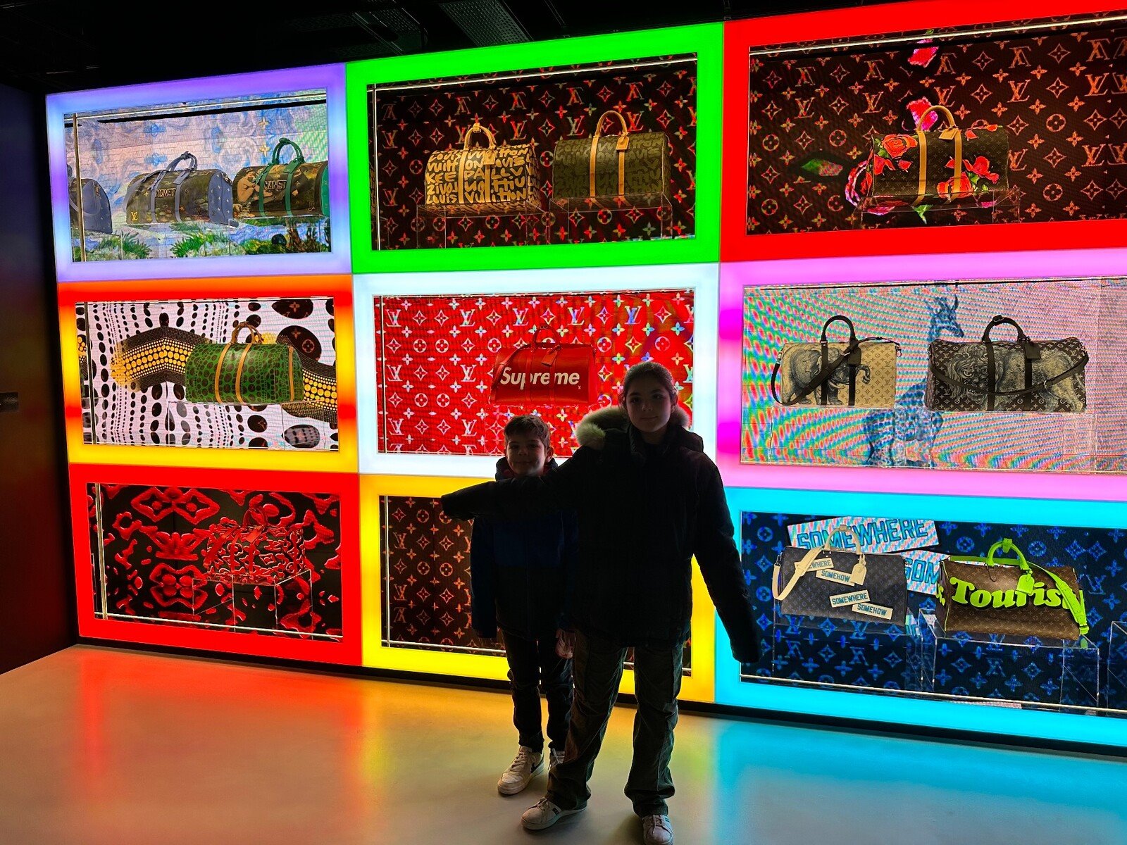 Immersi nei colori della mostra Louis Vuitton, un ricordo da non dimenticare.