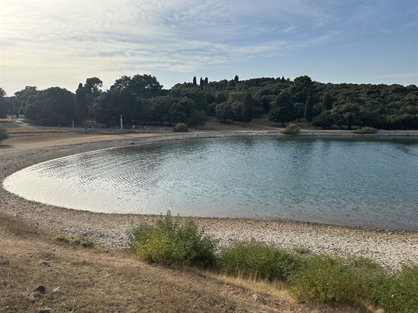Una baia tranquilla nel parco del Brijuni, che meraviglia silenziosa.