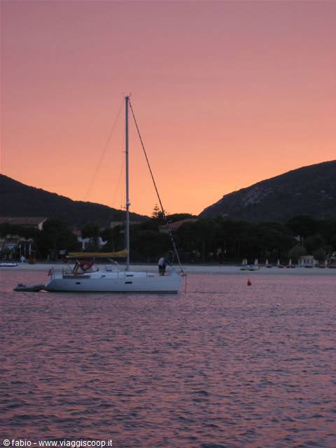 barca a marina di campo