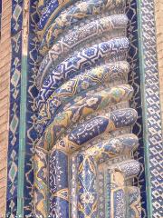 Samarcanda, Madrasa della Moschea d'oro, portale, particolare colonna timuriade