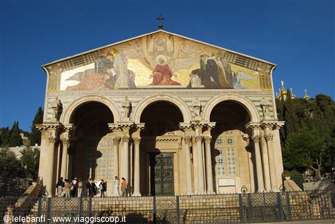 Gerusalemme - Orto dei Getzemani - Chiesa di tutte le Nazioni - Facciata