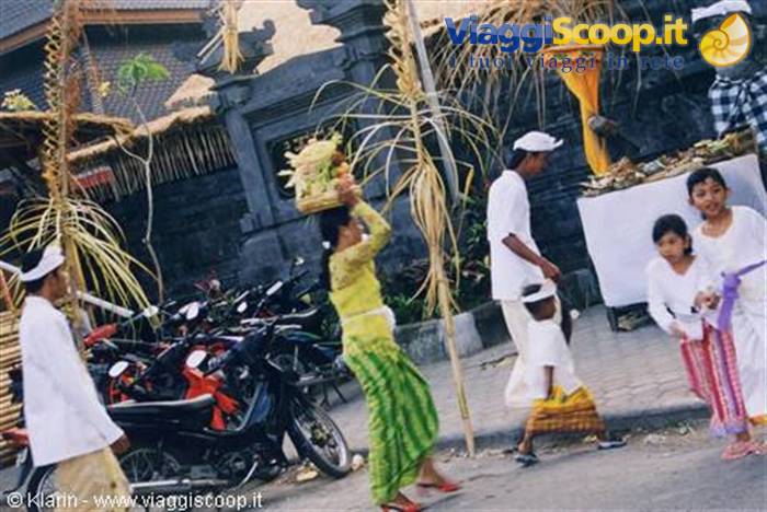 Odalan nel tempio di Jimbaran