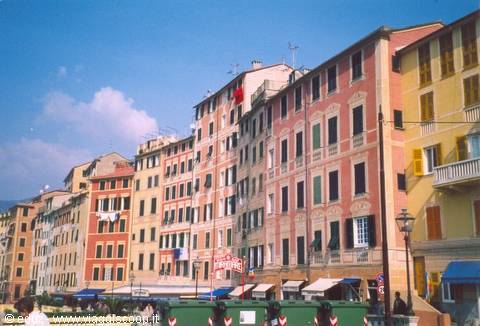 Camogli - Le tipiche case colorate