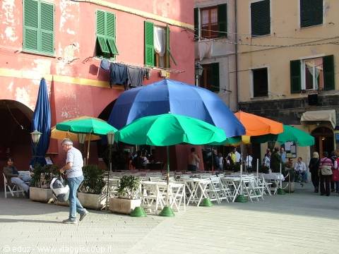 Vernazza - La piazza in un momento di calma