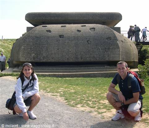 UN' ENORME BUNKER A LONGUES SUL MER (BASSA NORMANDIA)