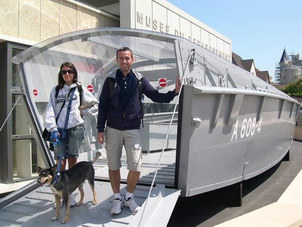 ARROMANCHES: MEZZI DA SBARCO IMPIEGATI NELLA 2° GUERRA MONDIALE (BASSA NORMANDIA)