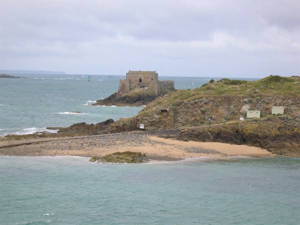 FORTEZZE DAVANTI A ST. MALO (BRETAGNA)
