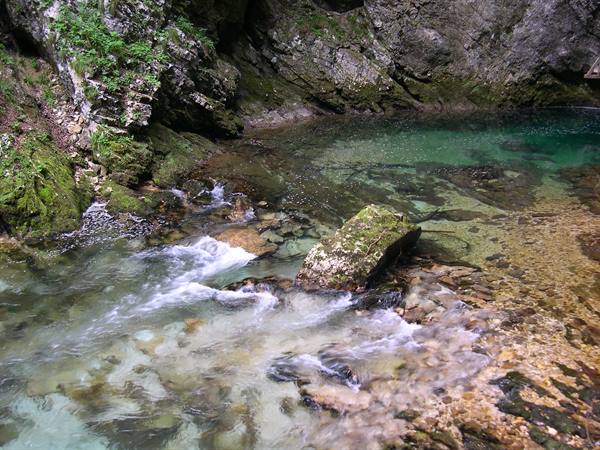 LE LIMPIDE ACQUE NELLE GOLE DEL VINTGAR