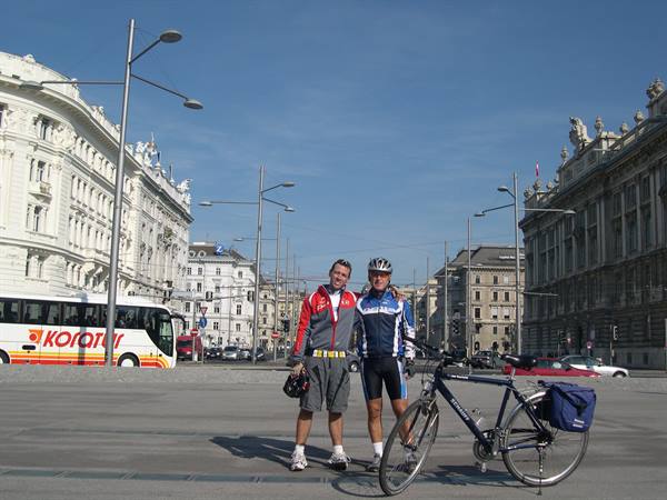 CLAUDIO E LUCIANO A VIENNA