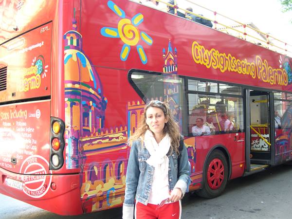 IN BUS TRA LE VIE DI PALERMO