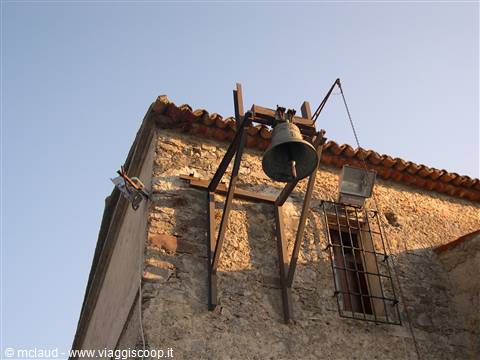 LA CAMPANA DEL BORGO . . .