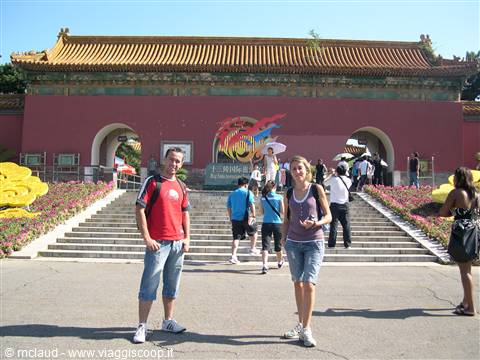 IO E VALE IN VISITA ALLE TOMBE MING