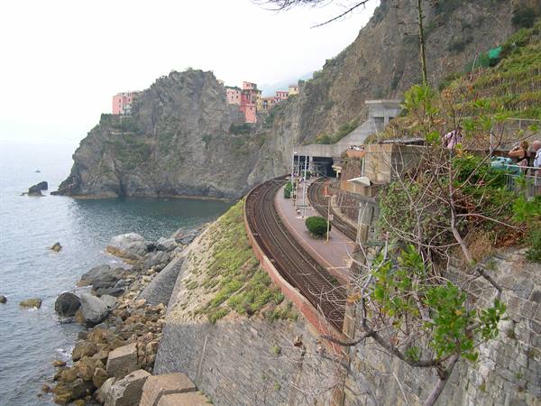 LA FERROVIA CHE COLLEGA I PAESI DELLE 5 TERRE