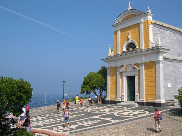CHIESA A PORTOFINO