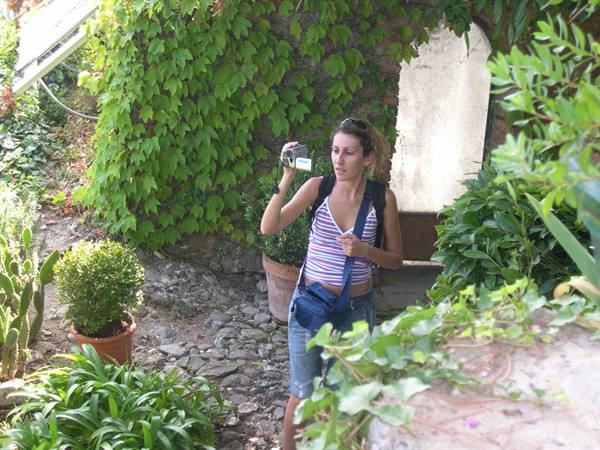 LA CAMERAMEN DELLA VACANZA . . . VALENTINA . . .