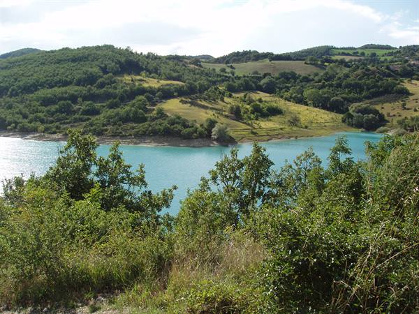Lago artificiale
