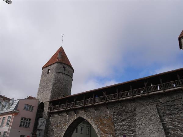 ESTONIA - TALLIN - PORTA DELLE MONACHE