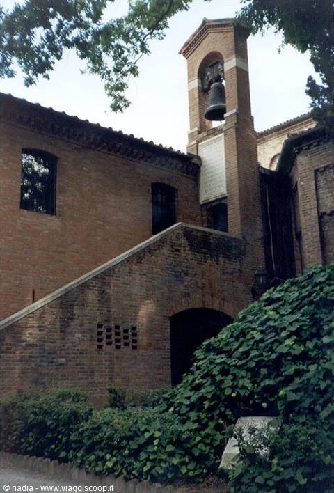 RAVENNA-SEPOLCRO DI DANTE