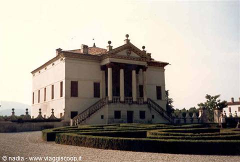 VILLA EMO