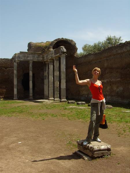 Villa Adriana - Statua (ben conservata)