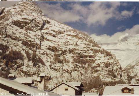 ai piedi del mont blanc