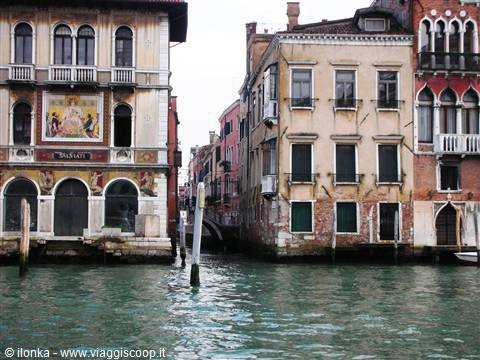 sul canal tra piccole calli