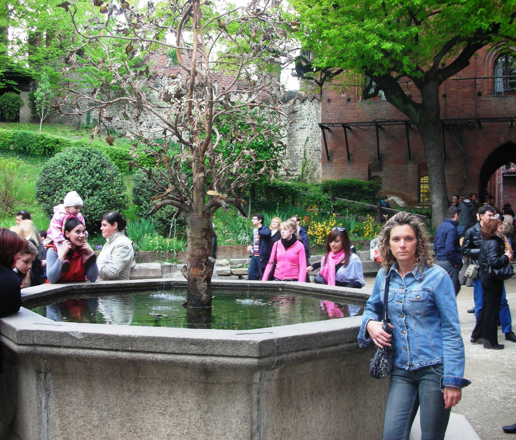 fontana della piazzetta e...io