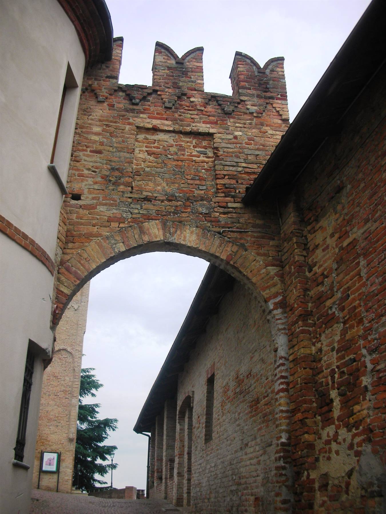 arco ingresso borgo medievale