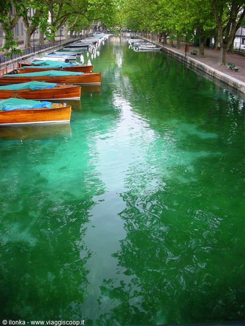 canale del porto del lago di annecy