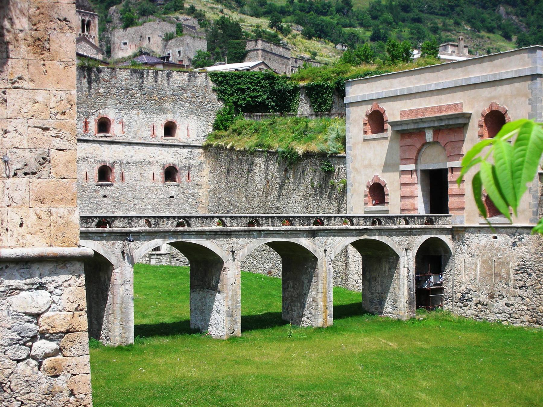 veduta esterna, ingresso