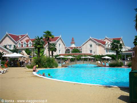 gardaland hotel - piscina