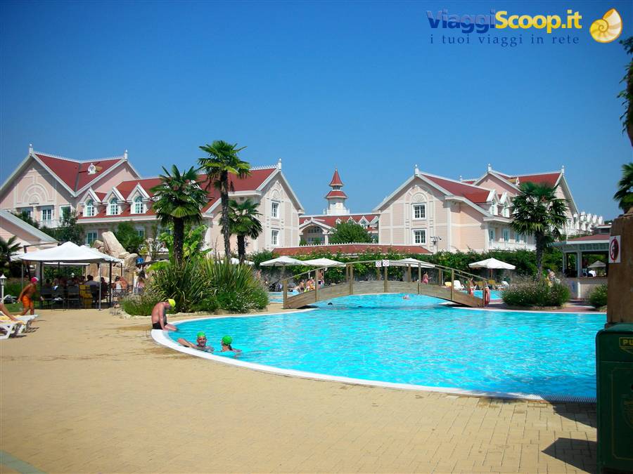 gardaland hotel - piscina