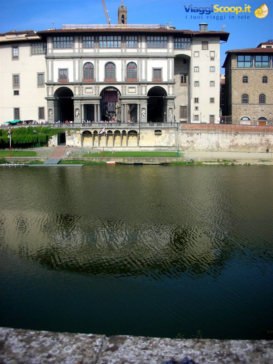 galleria degli uffizi sull'arno