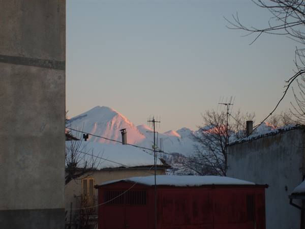 tramonto sulle montagne visto dal paese di mascioni