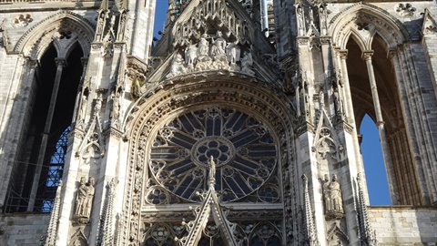 Il rosone di Rouen ci ha colto il cuore, oggi.