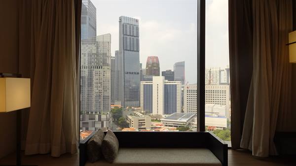 Sveglia a Singapore: il skyline ci aspetta oltre la finestra.