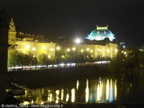 Il Teatro visto dal Ponte S. Carlo