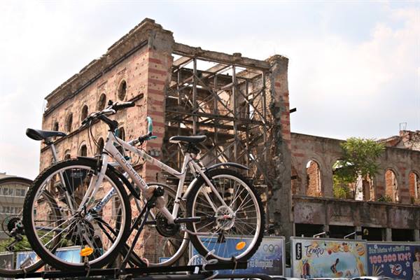 Mostar, bibblioteca dstrutta
