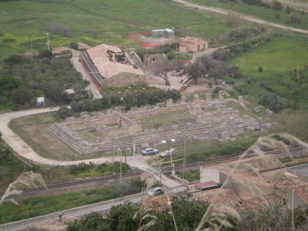 Himera - tempio della della Vittoria - dall'alto della collina.