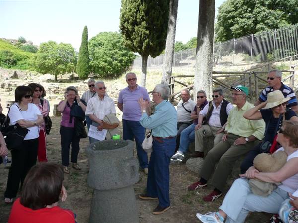 MORGANTINA - stoà nord - relatore il prof. Ciccio Gurrieri 