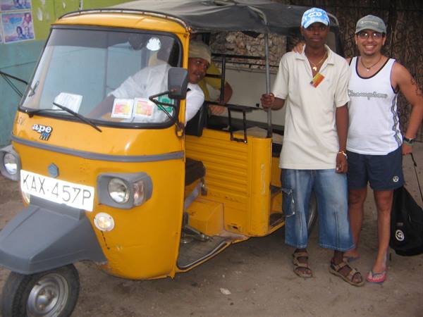 Tuk tuk: Dida, Alessio, Salim