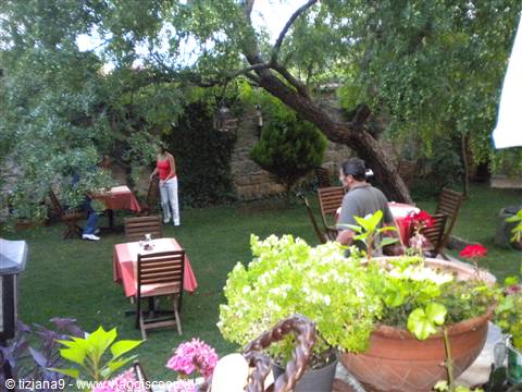 SUGGESTIVO GIARDINO INTERNO DELL'HOTEL HUNNAP HAN