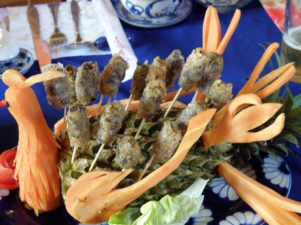 Huè pranzo portata decorata