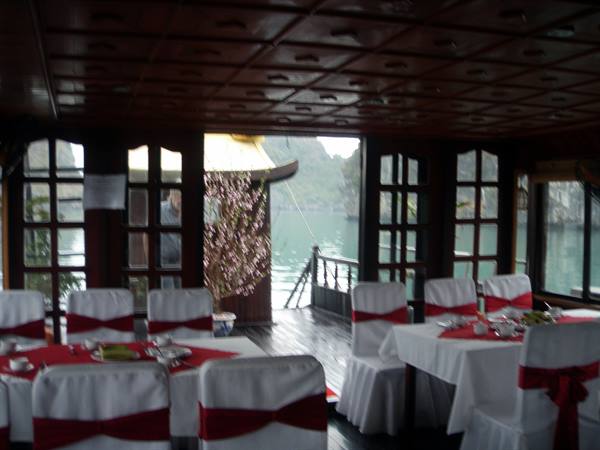 Halong interno della giunca