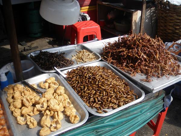 Bangkok bancarelle cibo non assaggiato